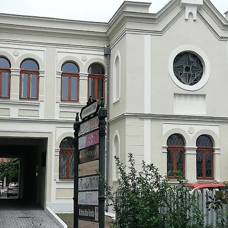 Apartament Cehmesterek *
