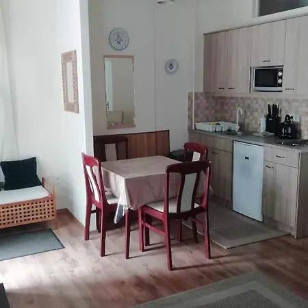 Cehmesterek Apartament *
