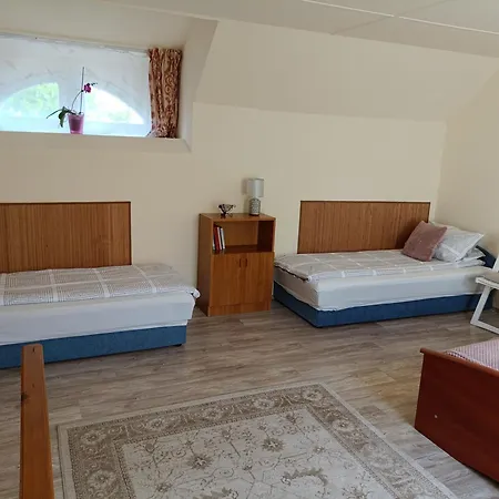 Apartament Cehmesterek